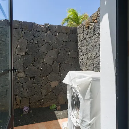 Lola - Vipvipvillas * Costa Teguise