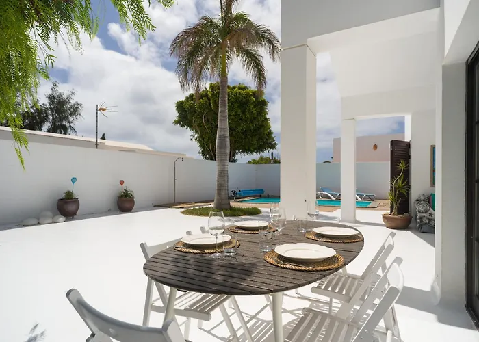 Lola - Vipvipvillas * קוסטה טגוויסה