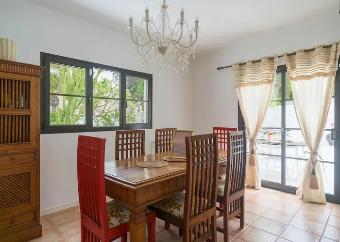 Lola - Vipvipvillas וילה