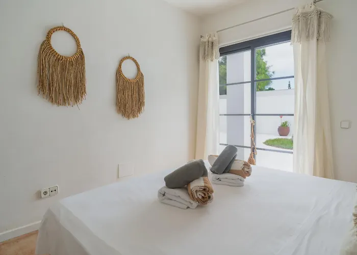 Lola - Vipvipvillas קוסטה טגוויסה