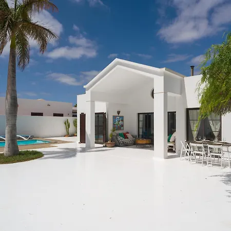 Lola - Vipvipvillas *