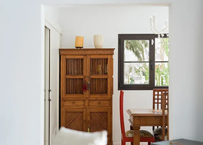 Lola - Vipvipvillas Costa Teguise