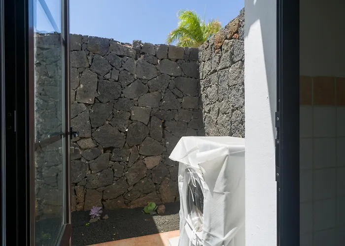 Lola - Vipvipvillas * Costa Teguise