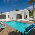 Lola - Vipvipvillas