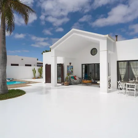 Lola - Vipvipvillas