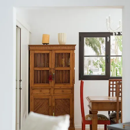 Lola - Vipvipvillas Costa Teguise